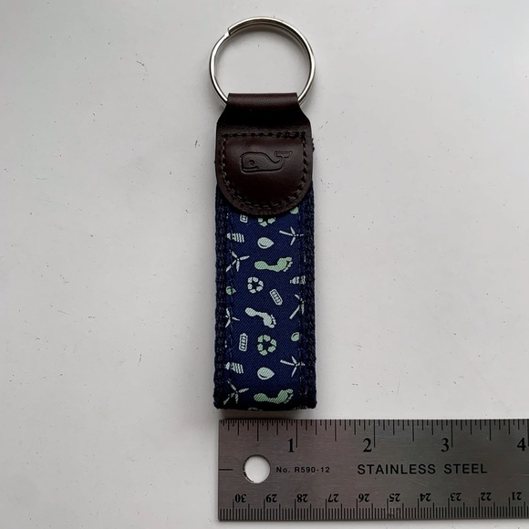 NIB Vineyard Vines Green Footprint Keychain Keyfob Mini Lanyard - Navy Blue - Picture 15 of 16